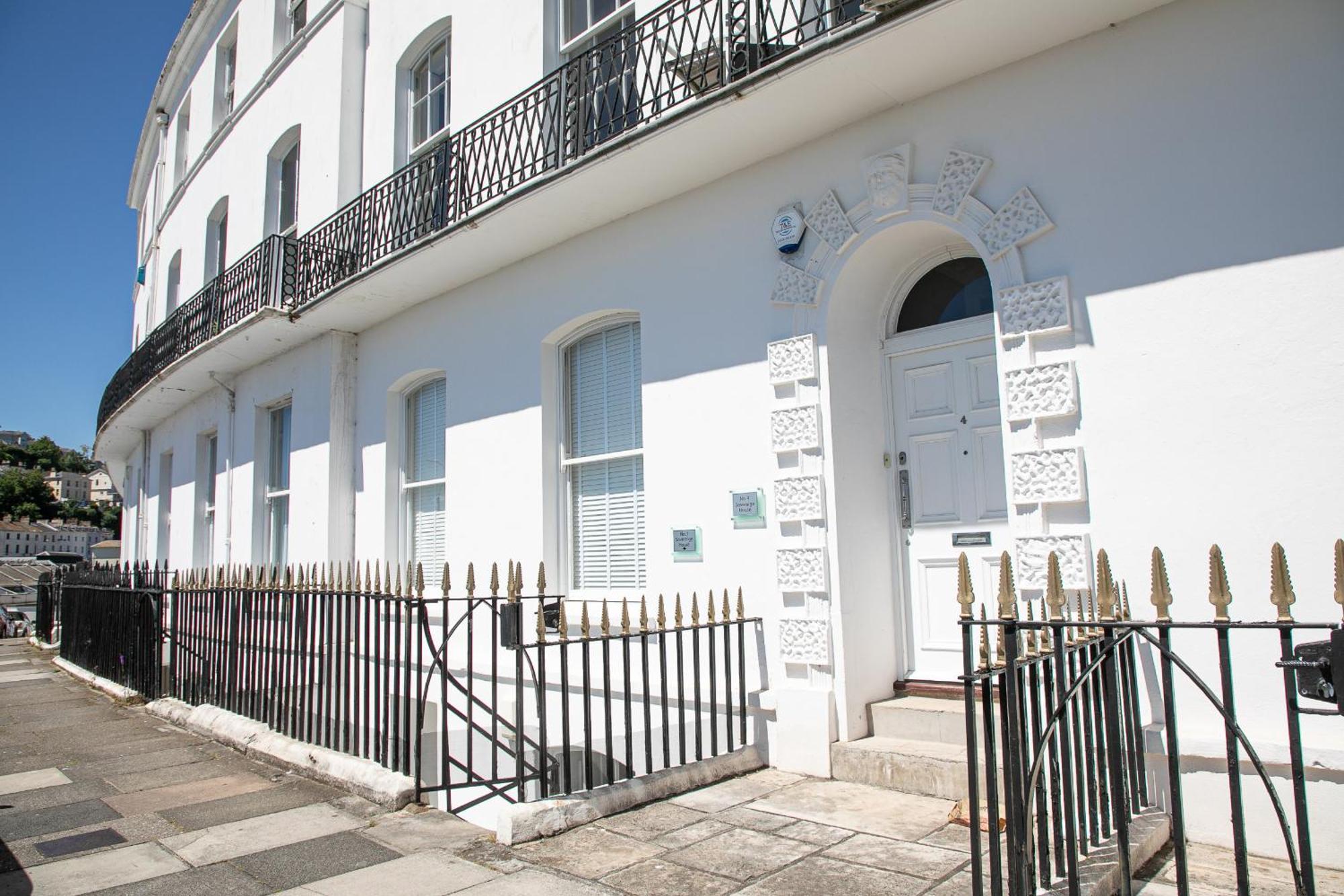 Sovereign House - Close To Harbour With Parking 토키 외부 사진